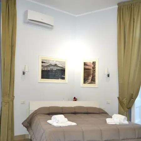 Bed and Breakfast Il Viaggio Di Dante Historical Center Νάπολη
