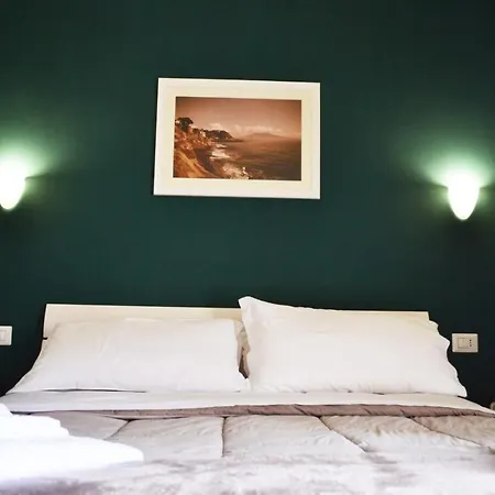 Il Viaggio Di Dante Historical Center 4* Неаполь