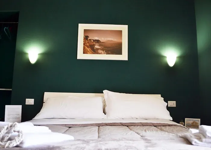 Il Viaggio Di Dante Historical Center 4* Неаполь