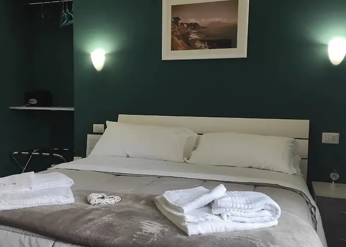 Il Viaggio Di Dante Historical Center 4* Неаполь