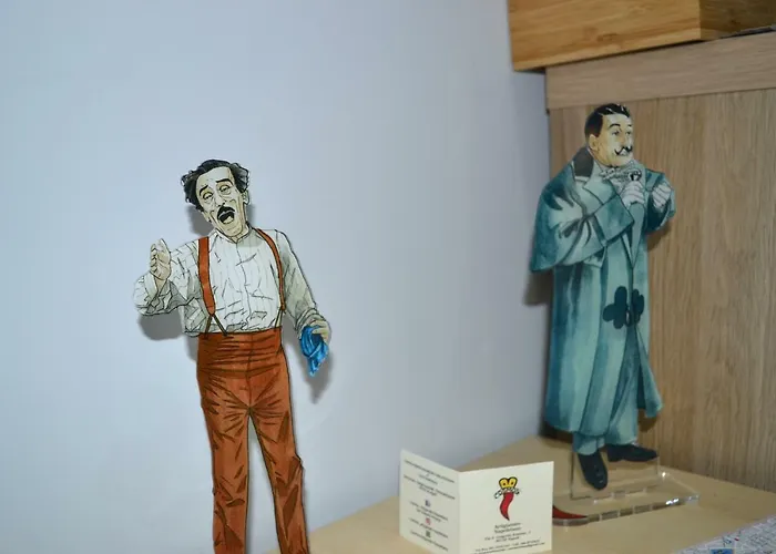 Il Viaggio Di Dante Historical Center Неаполь